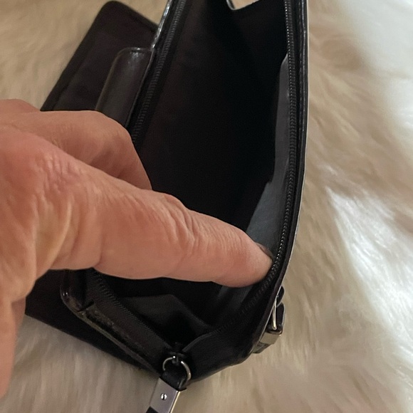 Kenneth Cole leather wallet - Picture 11 of 14